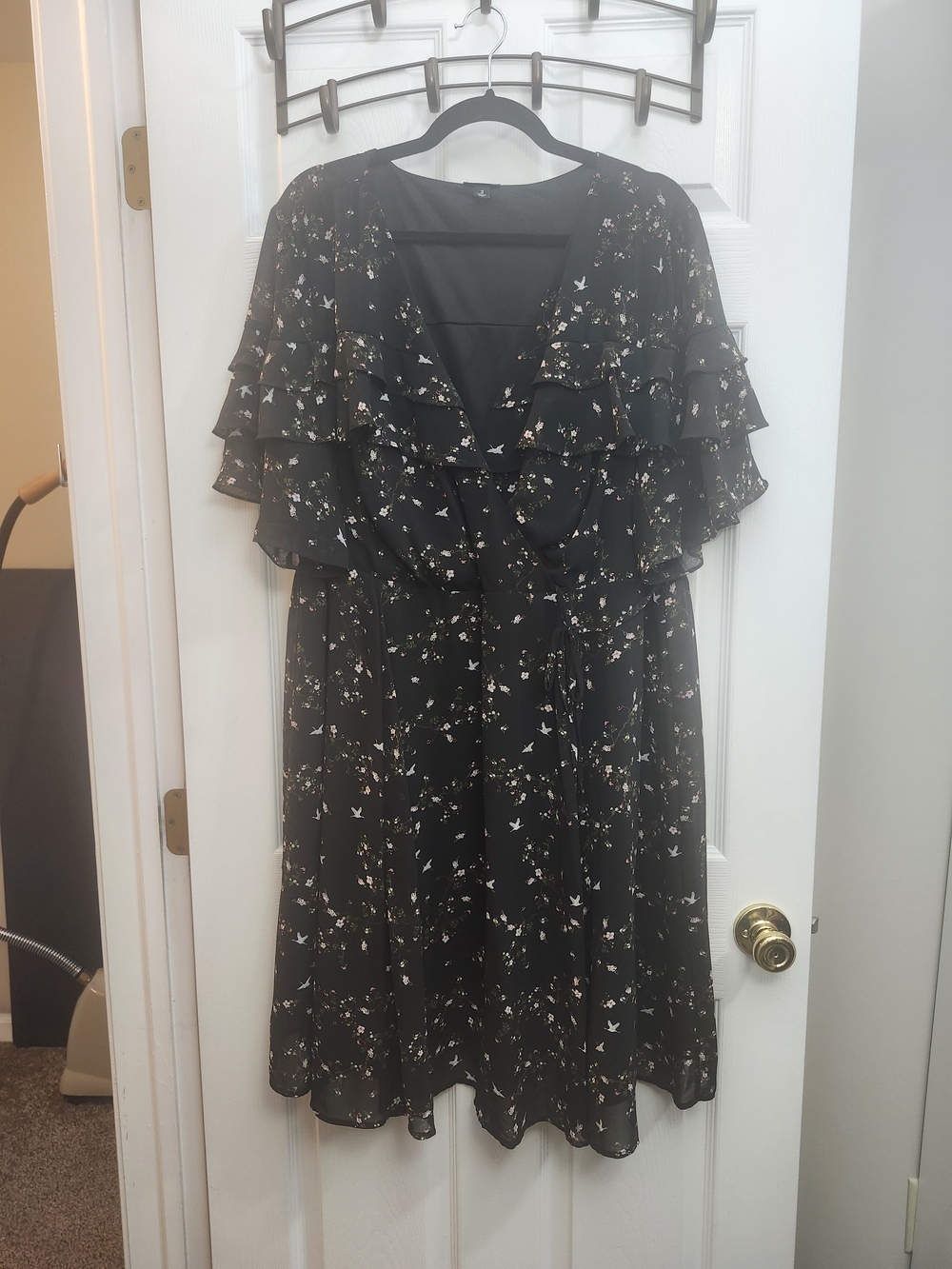 Torrid Black Floral Tiered Ruffle V‑Neck Dress, Torrid 3 = 3X